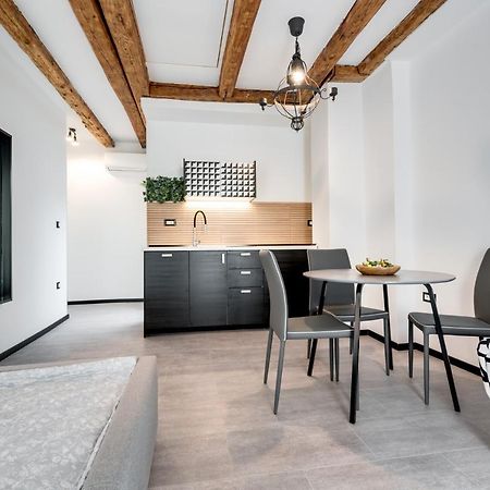 רייקה Black & White Apartments מראה חיצוני תמונה