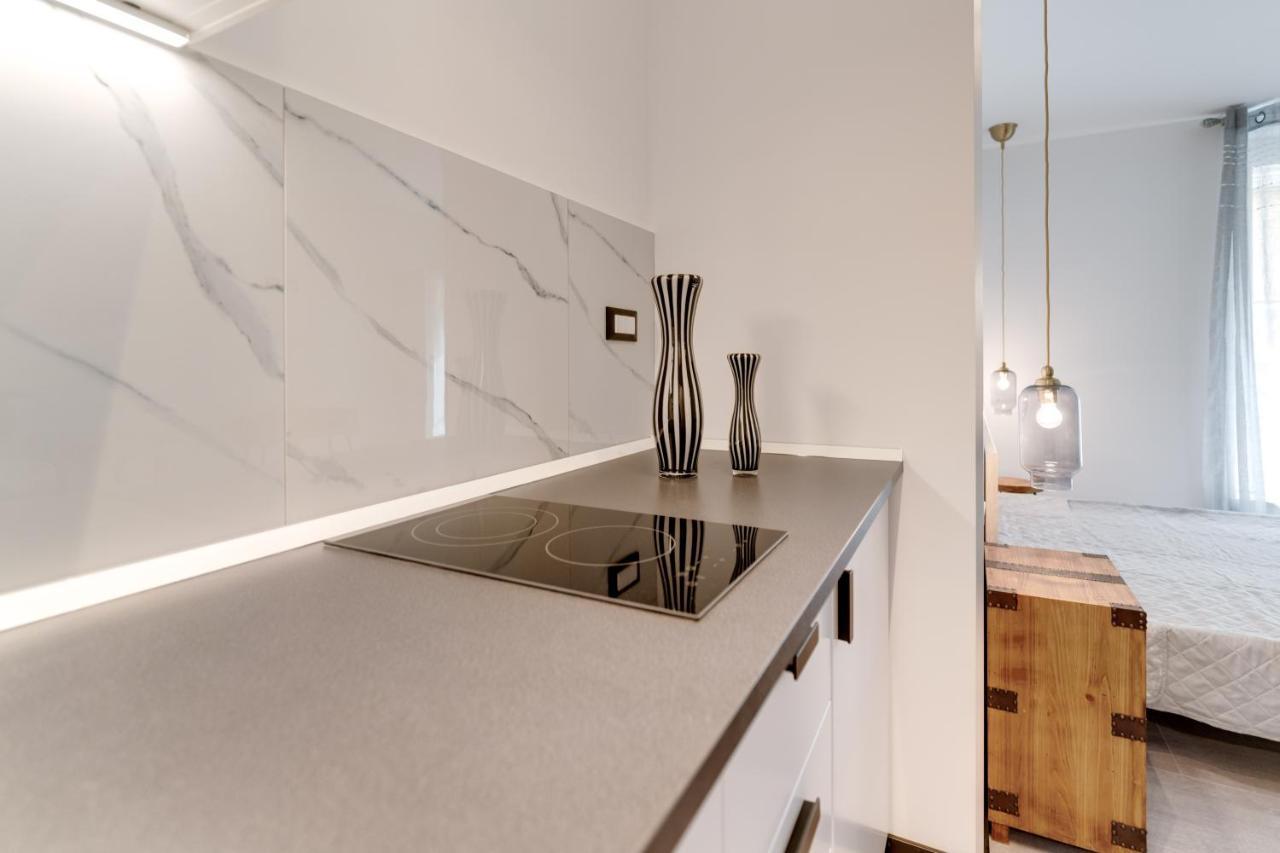 רייקה Black & White Apartments מראה חיצוני תמונה