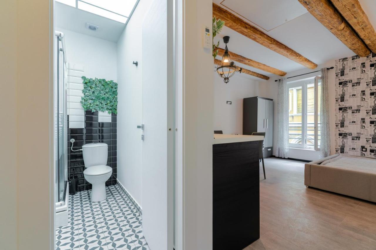 רייקה Black & White Apartments מראה חיצוני תמונה