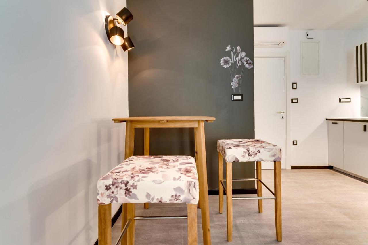 רייקה Black & White Apartments מראה חיצוני תמונה