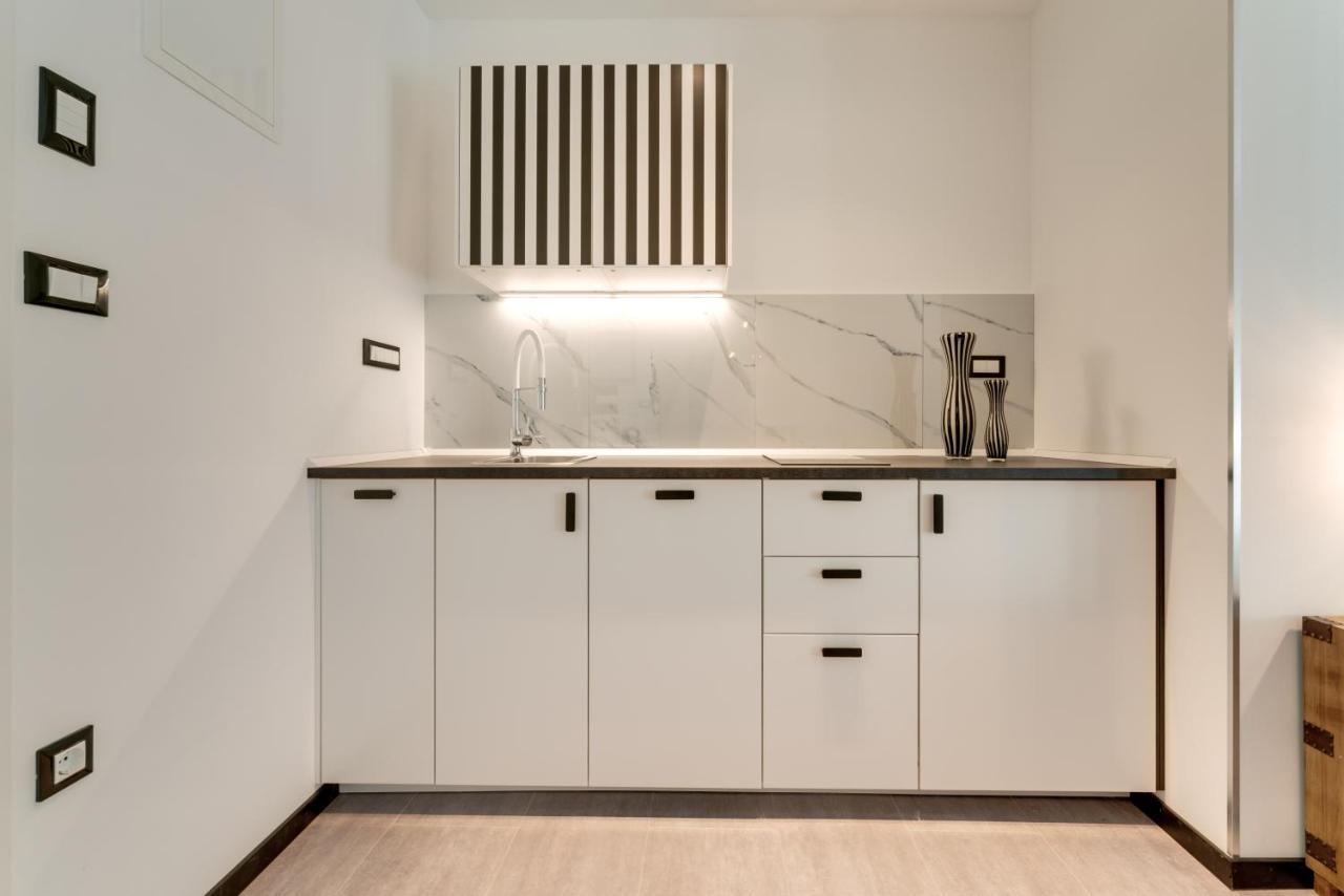רייקה Black & White Apartments מראה חיצוני תמונה