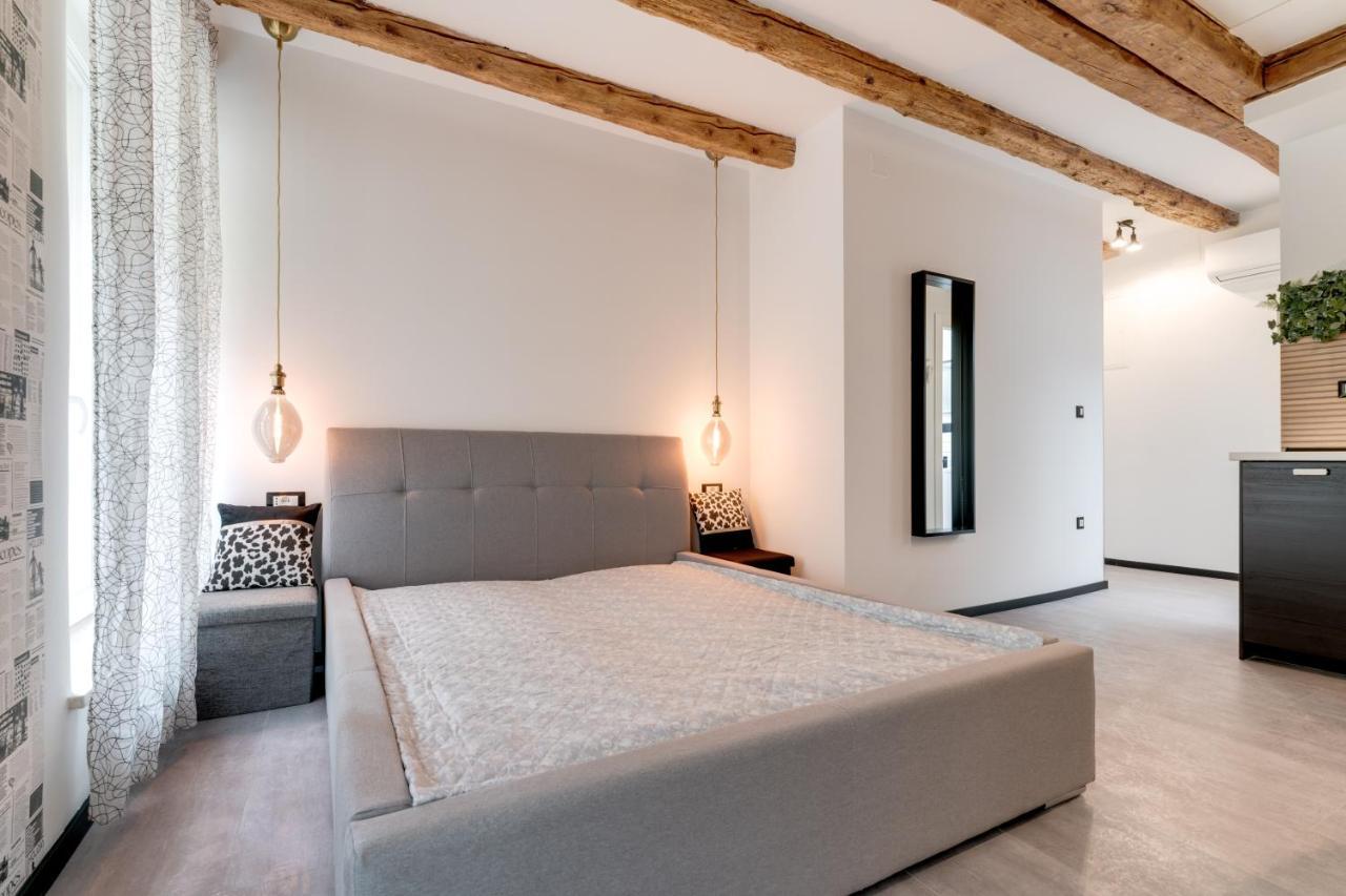 רייקה Black & White Apartments מראה חיצוני תמונה