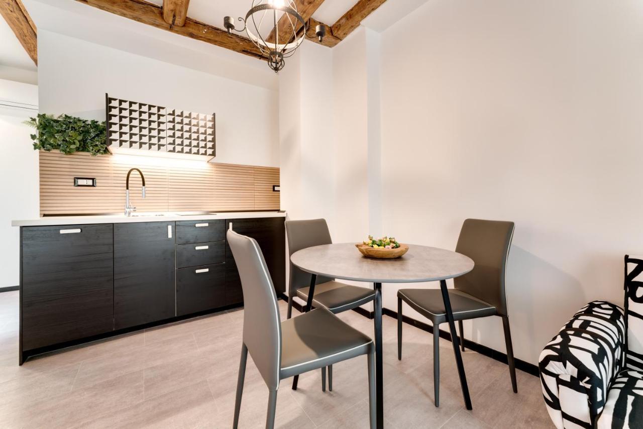 רייקה Black & White Apartments מראה חיצוני תמונה
